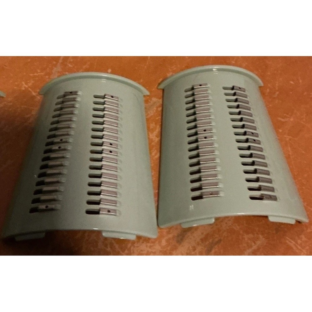 LE D'AFFAIRES Manual Rotary Veggie & Cheese Spiral Grater‎ 7pc Set Green - Picture 13 of 13